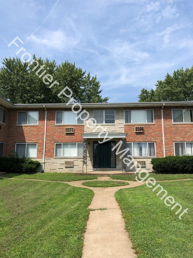 Primary Photo - Updated 2 Bed 1 Bath in Florissant