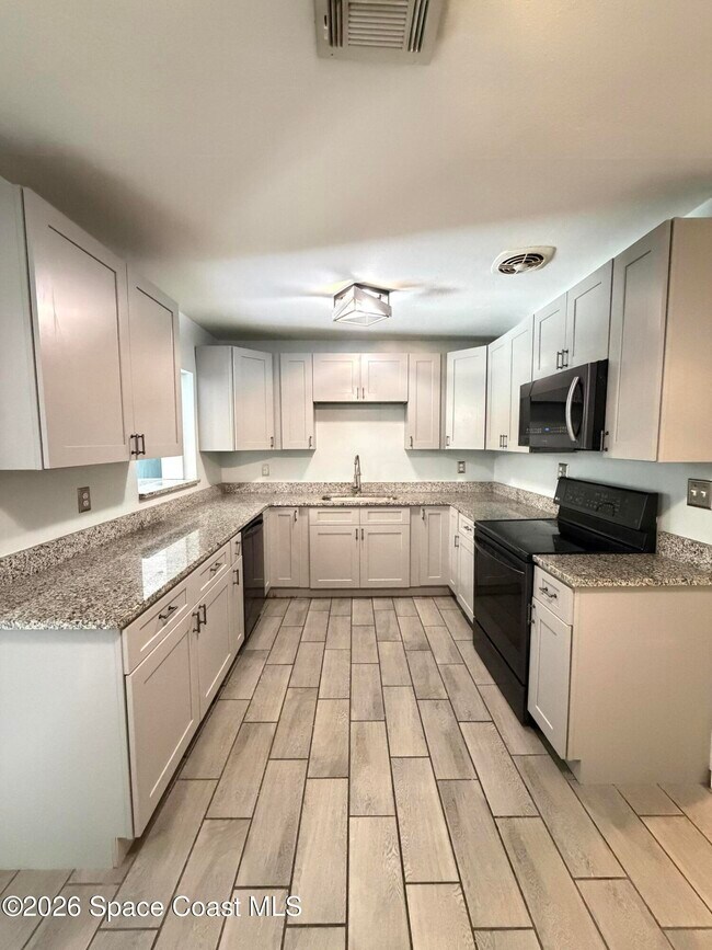 Building Photo - 1717 La Marche Dr
