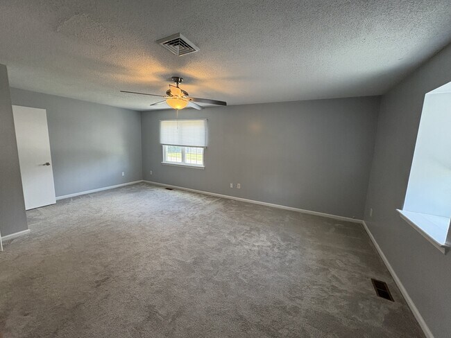 Building Photo - 1501 Antler Cir