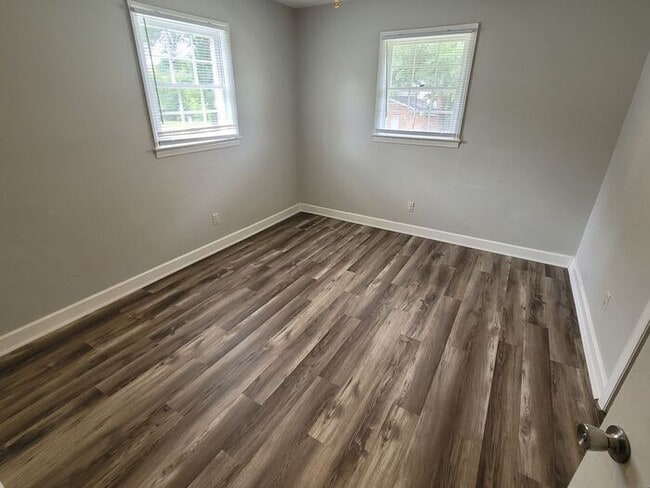 Building Photo - Southeast Columbia- Offering Self Guided Tour with RENTLY!