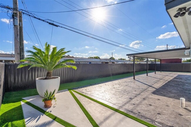 Building Photo - 864 W 69th Pl