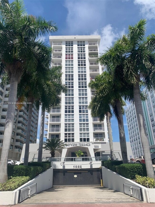 Building Photo - 1228 West Ave