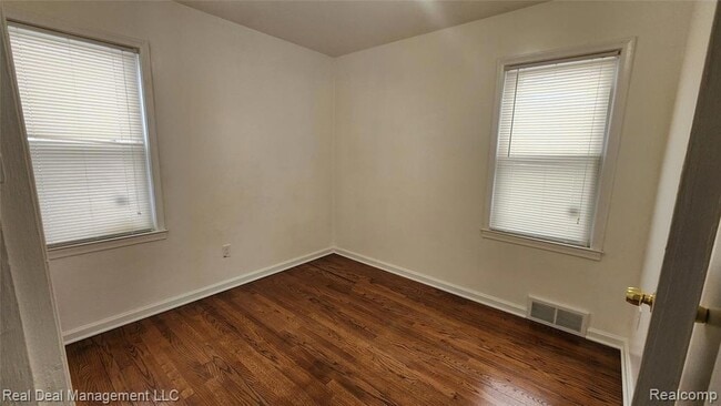 Building Photo - 49 E Fairmount Ave