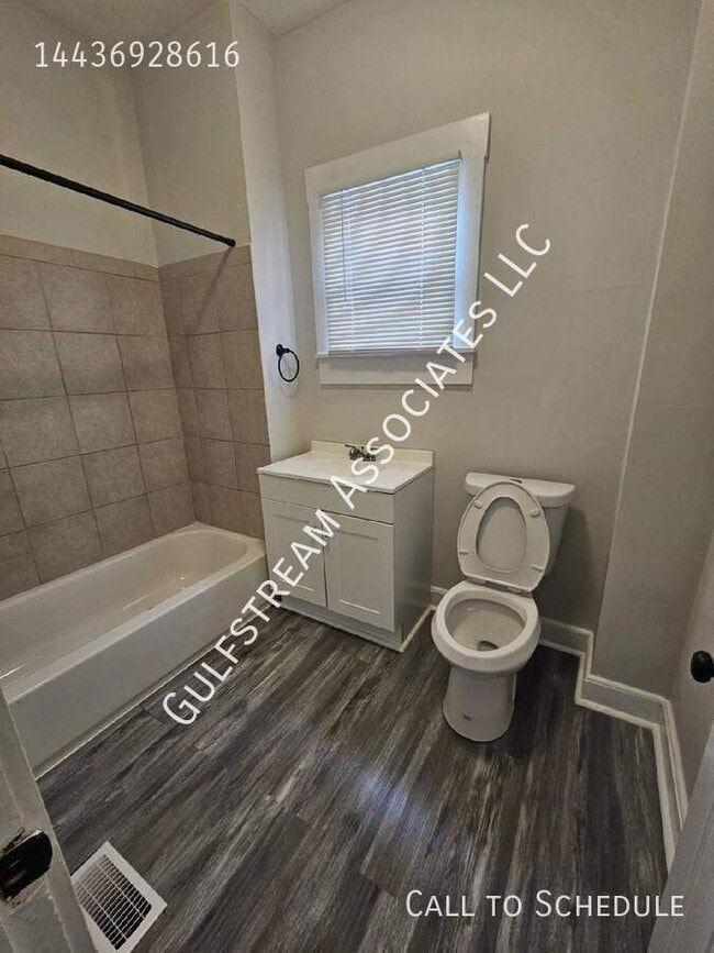 Primary Photo - 3030 Belmont Ave