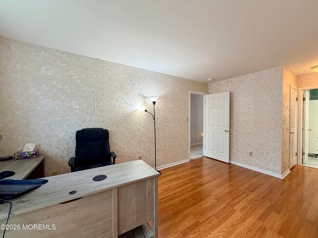 Building Photo - 743 Banyan Ct
