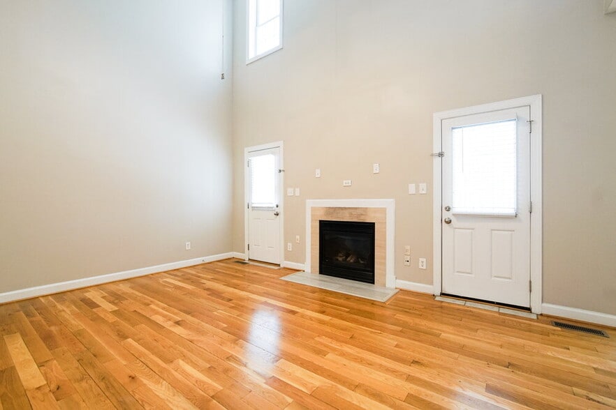 Building Photo - 2012 Winston Diamond Ct