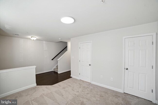 Building Photo - 5981 Jefferson Commons Way