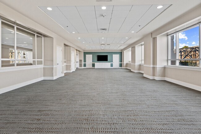 Building Photo - 100 Harborview Dr