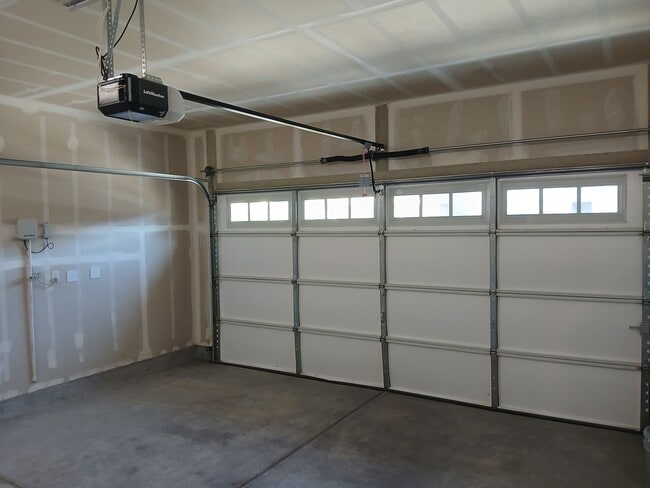 Building Photo - 938 Fruit Stand Cir
