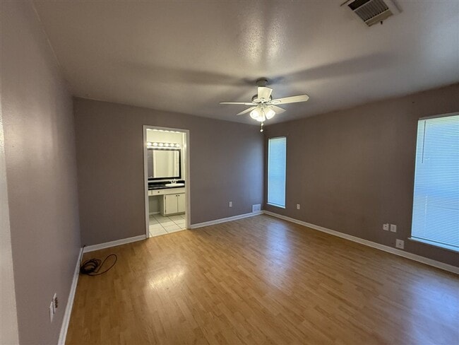 Building Photo - Beautiful 3 bedroom 2 bath home for lease ...