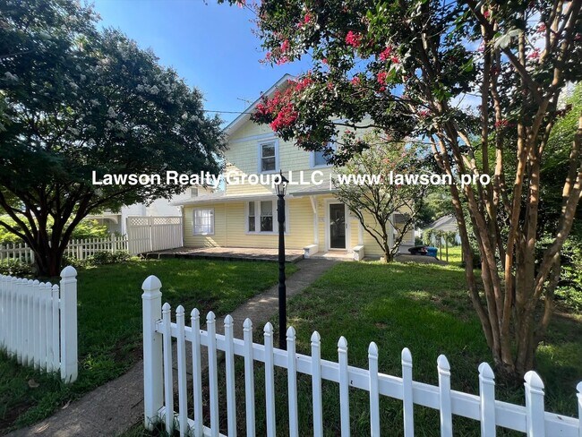 Building Photo - Charming Grandin Court House with Detached Garage and In Law Suite