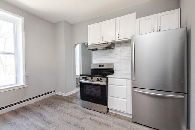 Building Photo - 224 Margaret St