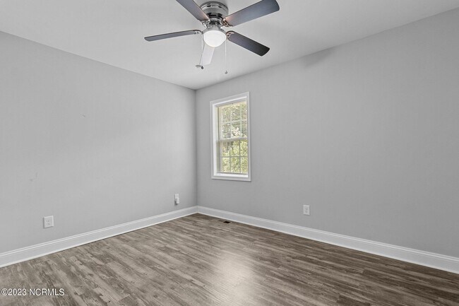Building Photo - 112 Savannah Ln