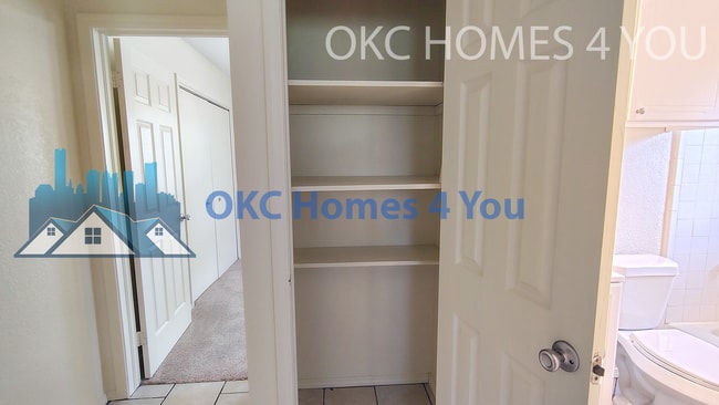 Building Photo - Remodeled 3 Bed in Mustang