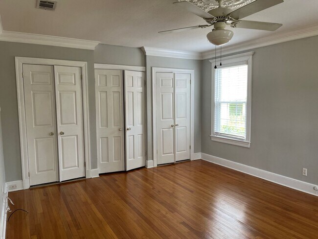 Building Photo - Beautiful and updated South Highlands 3BR/2BA.