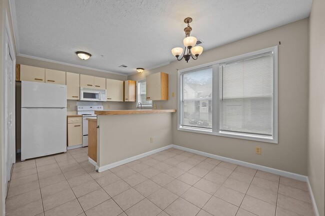 Building Photo - 962-6 Stewarts Creek Dr