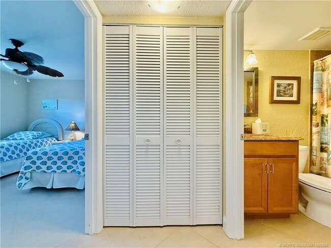 Building Photo - 7440 S Ocean Dr