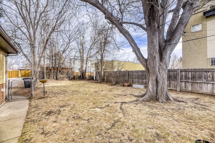 Building Photo - 2160 Osceola St