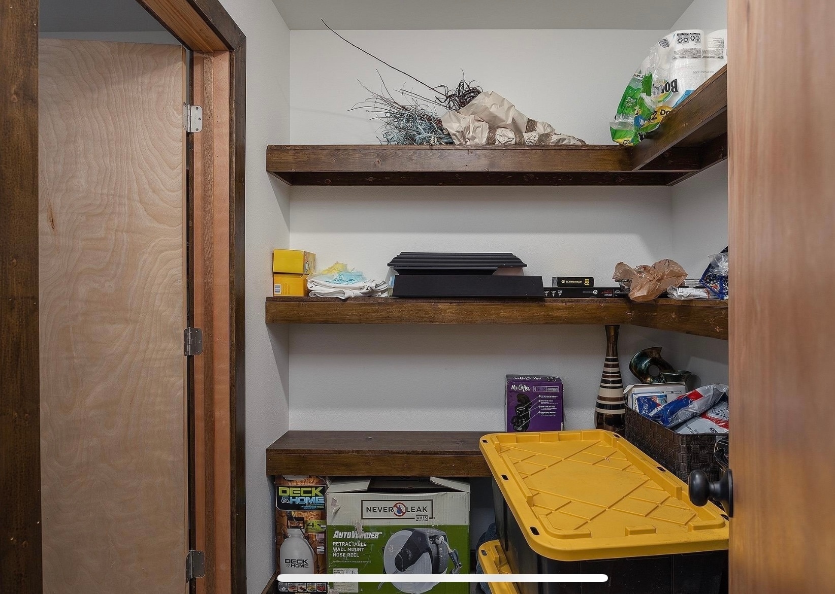 Larger pantry - 415 E 5th Ave