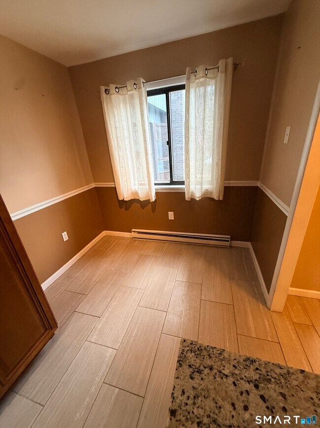 Building Photo - 23 Margo Ct