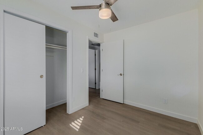 Building Photo - 936 W Rio Salado Pkwy