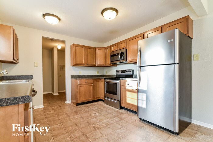 Building Photo - 723 Sedgewick Ln