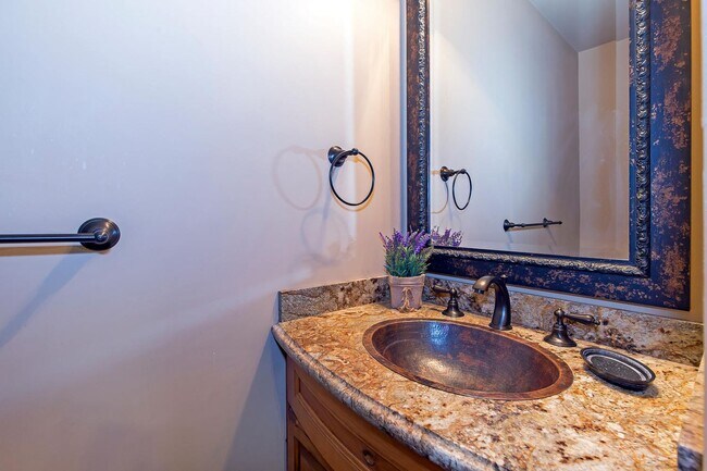 Building Photo - 635 Lariat Cir