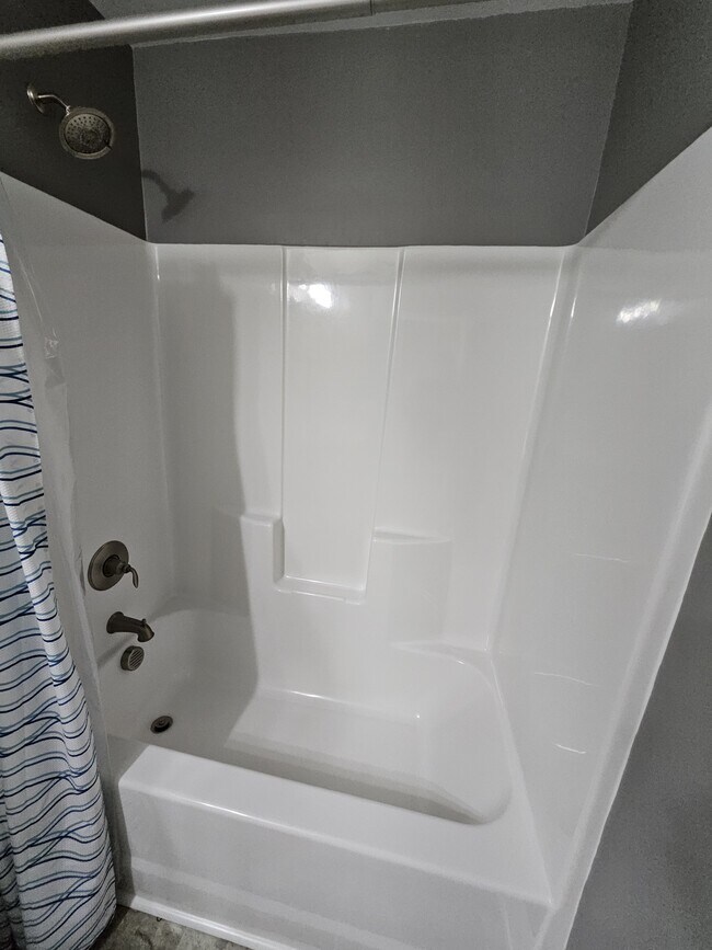 Building Photo - 112 Mergini Dr