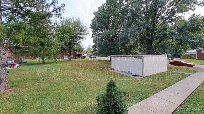 Building Photo - 1202 E Walford Dr