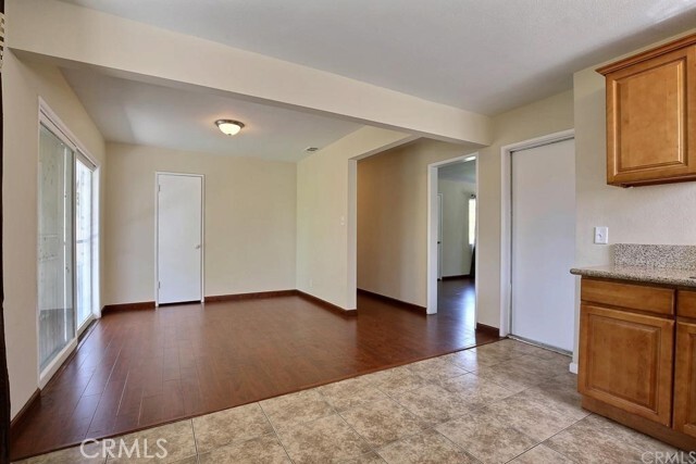Building Photo - 821 N Alameda Ave