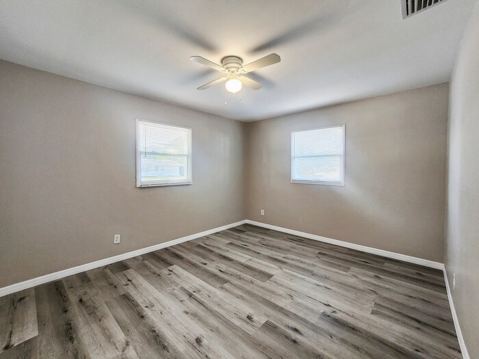 Building Photo - 5391 86th Ave