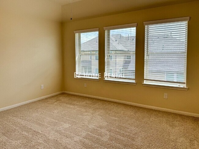 Building Photo - 5541 Evanston Ln