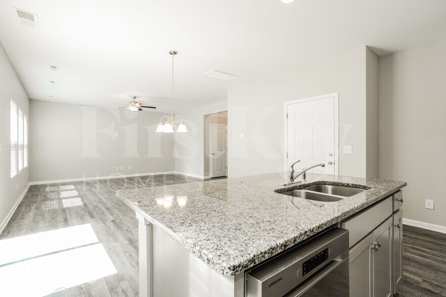 Building Photo - 9628 Hamel St