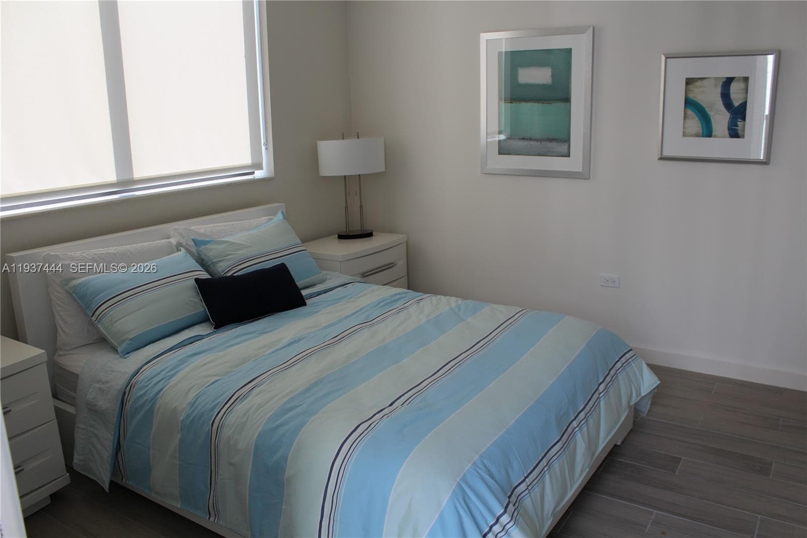 Building Photo - 999 SW 1st Ave