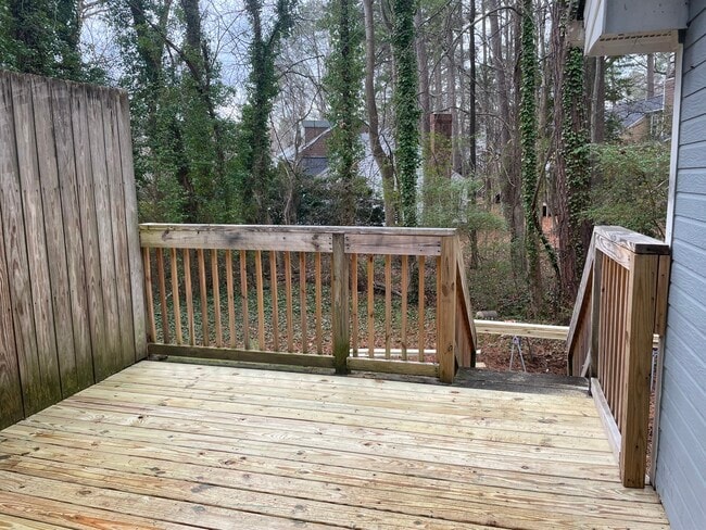 Building Photo - 6909 Glendower Rd