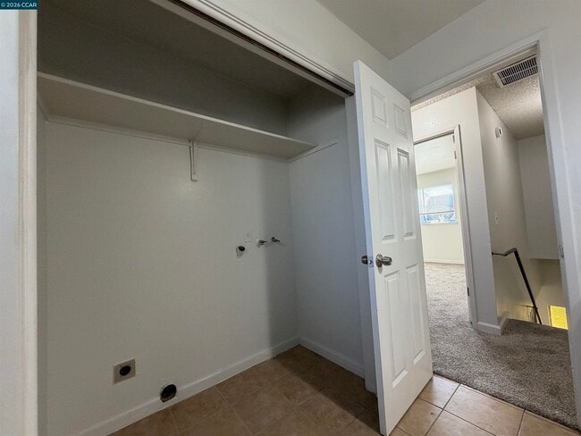Building Photo - 1648 W N Bear Creek Dr