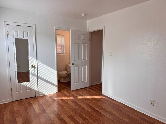 Building Photo - 3 Bed 1.5 Bath Home Close to Sheppard AFB!