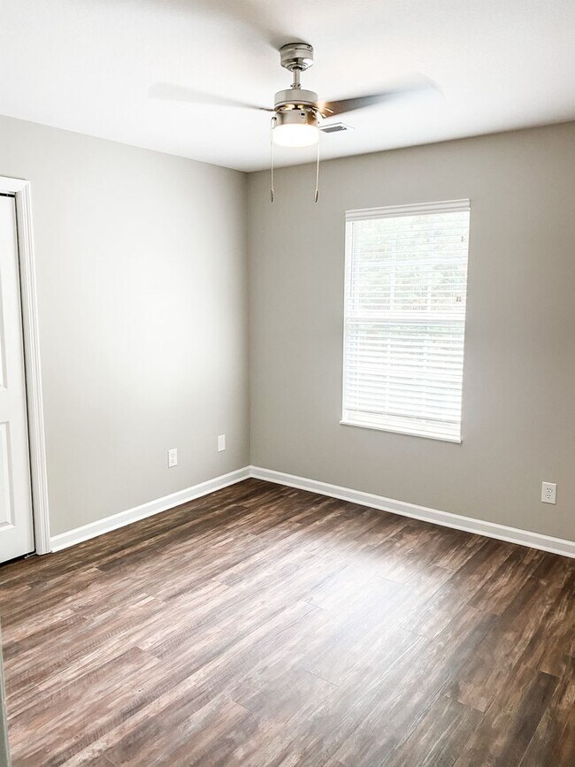 Building Photo - Beautifully updated 4 Bedroom/2.5 Bath Executive Rental in Farragut!