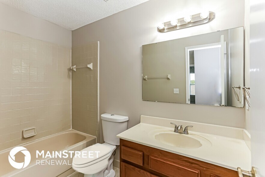 Building Photo - 12636 Misty Mountain Dr E
