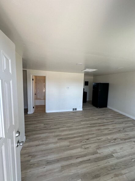 Building Photo - W220N9009 Waukesha V