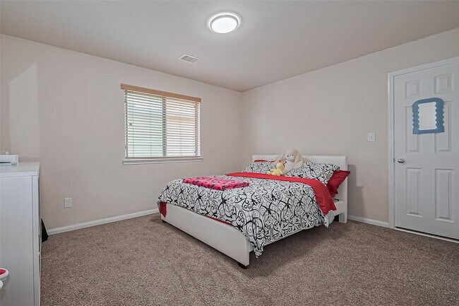 Building Photo - 20718 Bandrock Terrace