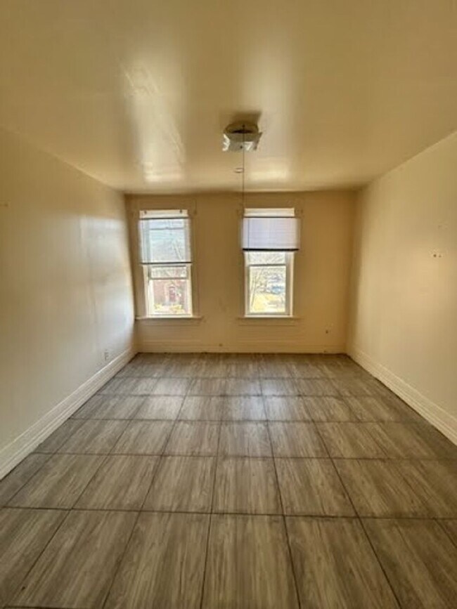 Building Photo - 2504 W.Scott (Aka 1143 S 25th)