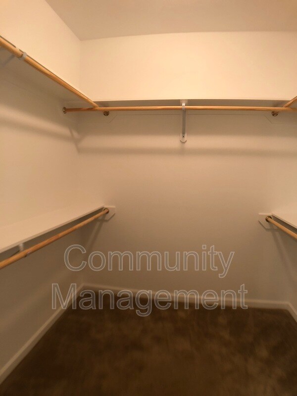 Building Photo - 13838 Ponderosa Dr