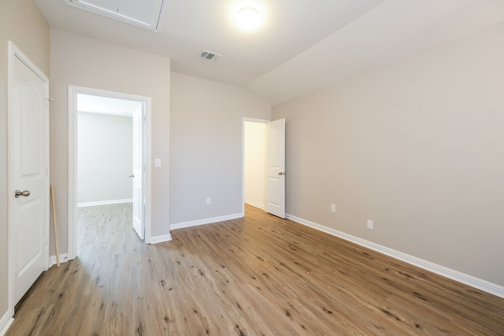 Building Photo - 415 N Heatherwilde Blvd