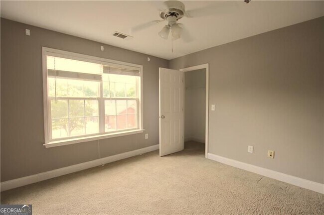 Building Photo - 460 S Barnett Shoals Rd