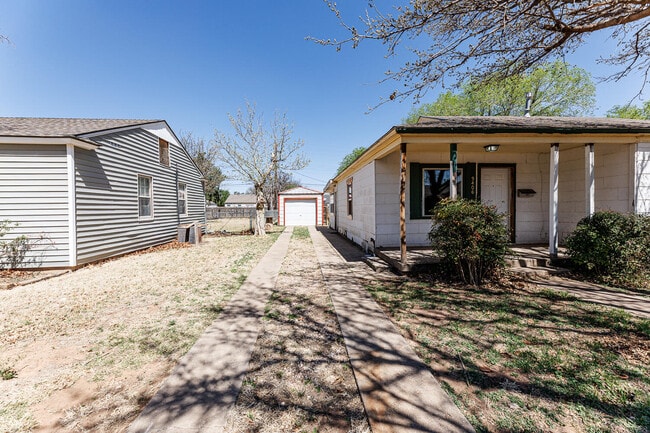 Building Photo - 3406 27th St