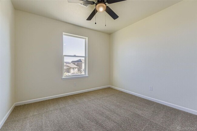 Building Photo - Spacious Spring Valley Stunner – Move-In R...