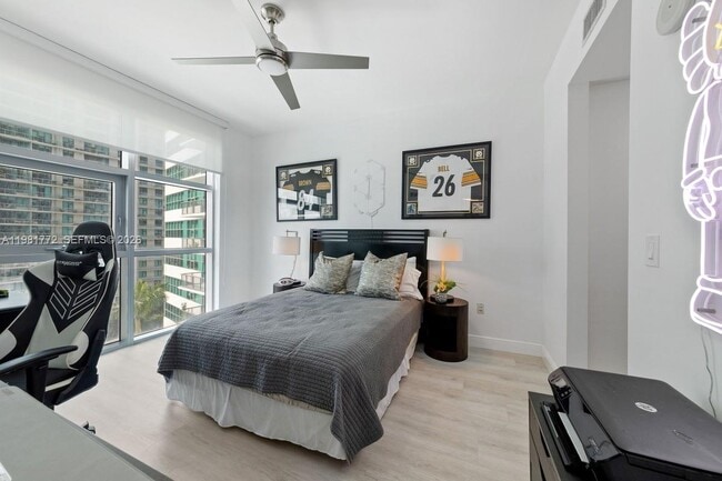 Building Photo - 3301 NE 1st Ave