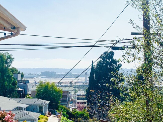 Building Photo - 1BD/1BA Mission Hills Apartment w/ 1-Car Garage! Only $1,995/mo~