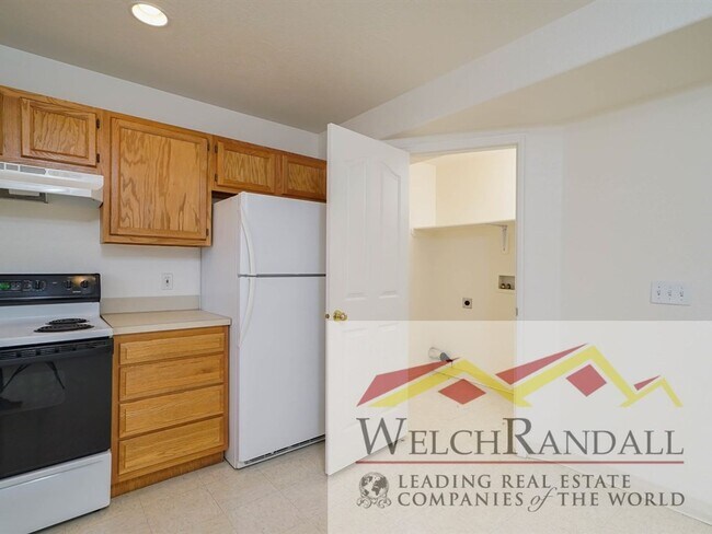 Building Photo - Beautiful 3 Bed 1.5 Bath Townhome in Ogden